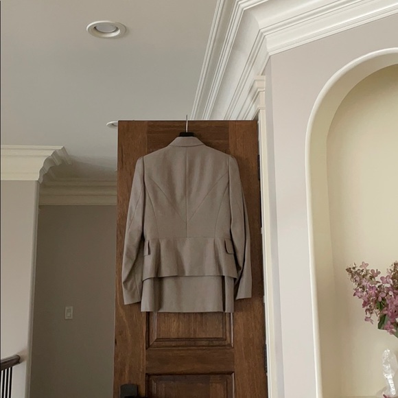 Elegant Tahari Suit - Picture 2 of 8